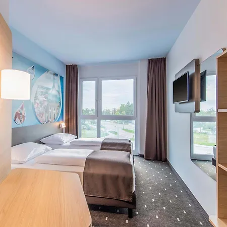 Hotel Augsburg-nord 3*